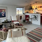 Summer House With Orangery In Сasa de vacaciones
