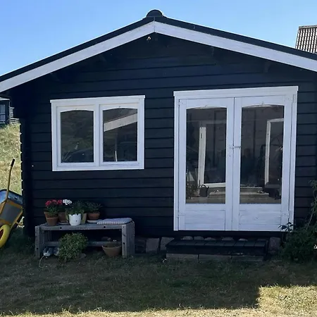 Summer House With Orangery In بيت للعطل *