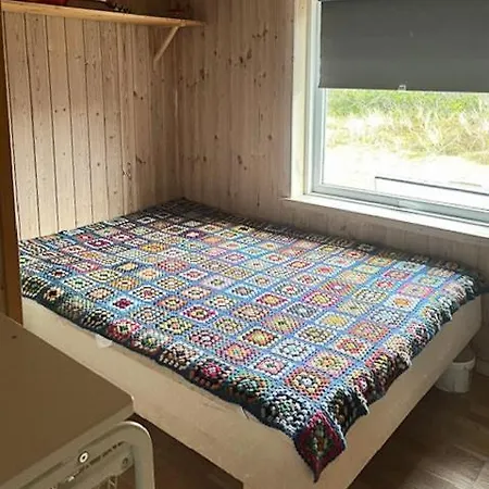 Summer House With Orangery In بيت للعطل *